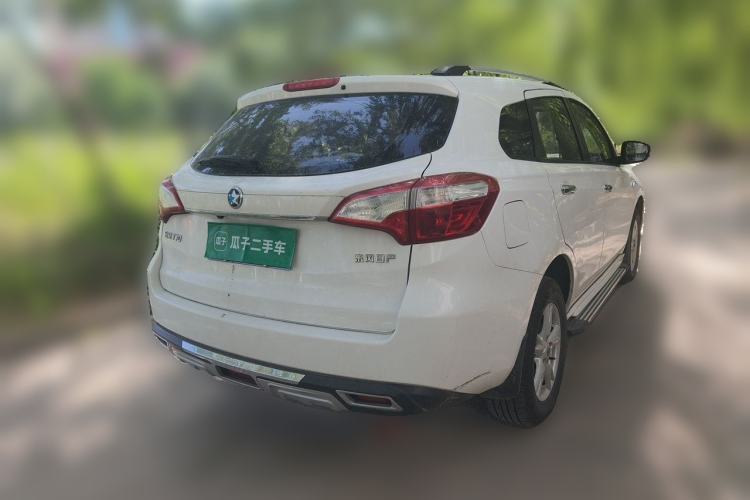 Used Venucia T70 2015 1.6L Manual Ruixing Edition Rear Right 45 Deg
