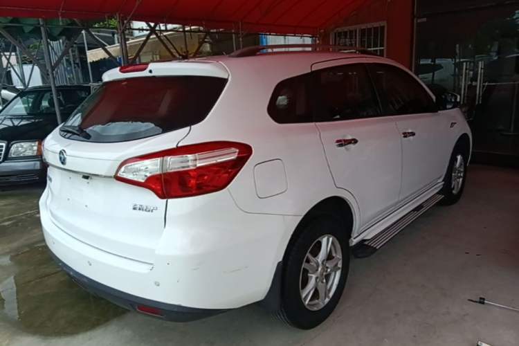 Used Venucia T70 2015 1.6L Manual Ruixing Edition Rear Right 45 Deg