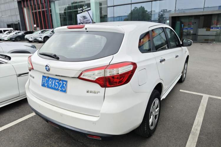 Used Venucia T70 2015 1.6L Manual Ruixing Edition Rear Right 45 Deg