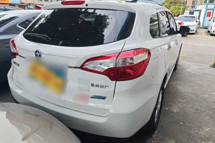 Used Venucia T70 2015 2.0L CVT Smart Edition Rear Right 45 Deg