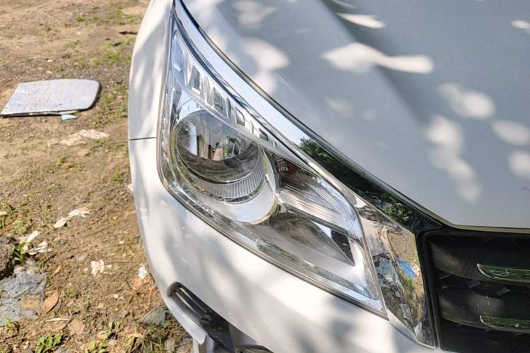 Used Venucia T70 2015 2.0L CVT Smart Choice Edition Right Front Headlight