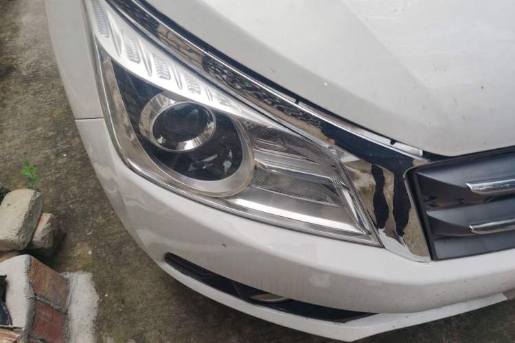 Used Venucia T70 2015 2.0L CVT Smart Edition Right Front Headlight