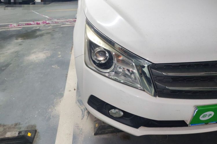 Used Venucia T70 2015 2.0L CVT Smart Edition Right Front Headlight