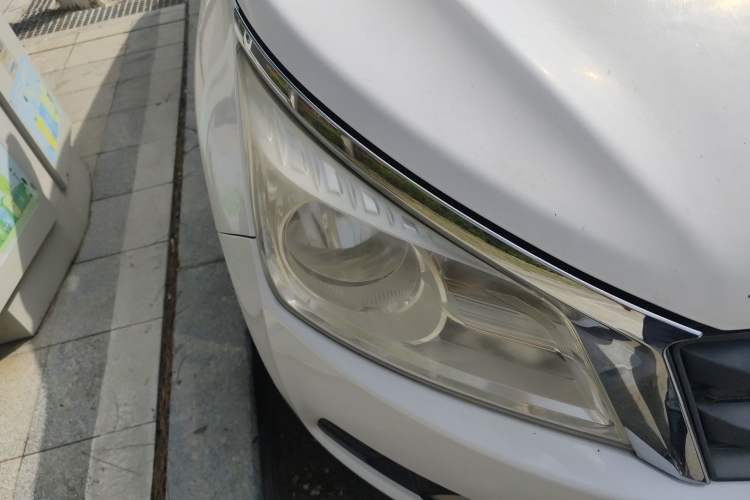 Used Venucia T70 2015 1.6L Manual Ruixing Edition Right Front Headlight