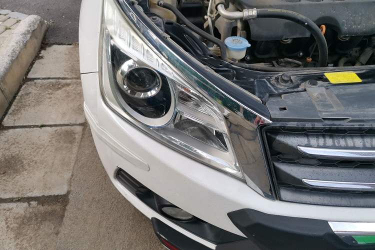 Used Venucia T70 2015 2.0L CVT Smart Edition Right Front Headlight
