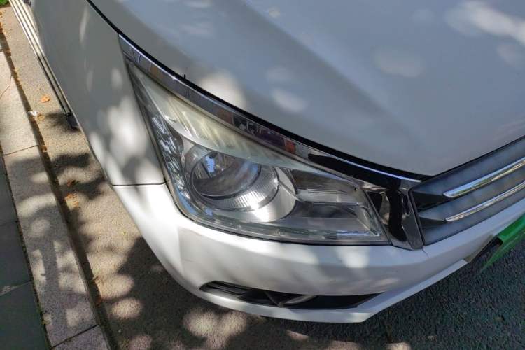 Used Venucia T70 2015 1.6L Manual Ruixing Edition Right Front Headlight