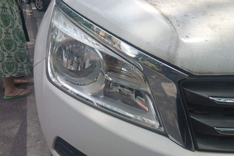 Used Venucia T70 2015 2.0L CVT Smart Choice Edition Right Front Headlight