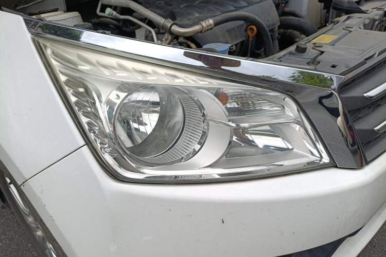 Used Venucia T70 2015 2.0L CVT Smart Choice Edition Right Front Headlight
