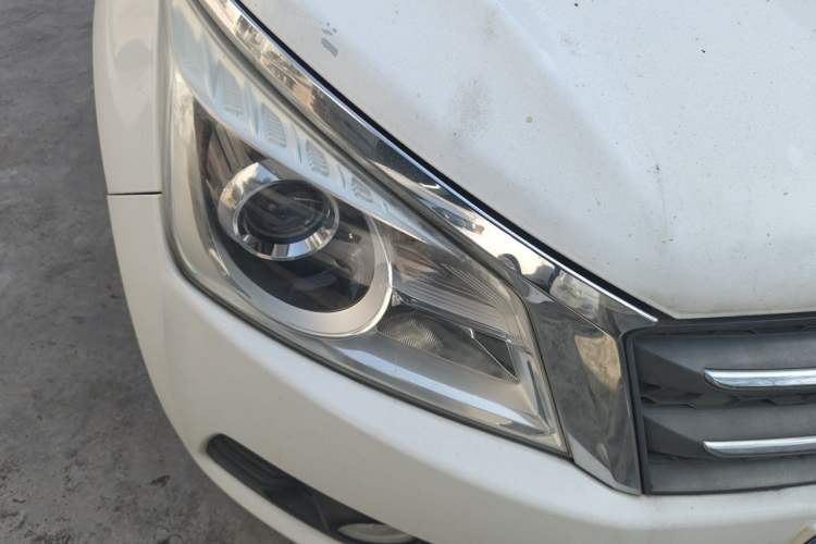 Used Venucia T70 2015 2.0L Manual RuiXiang Edition Right Front Headlight