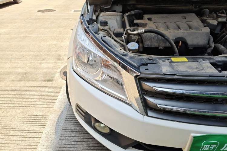 Used Venucia T70 2015 2.0L CVT Smart Choice Edition Right Front Headlight