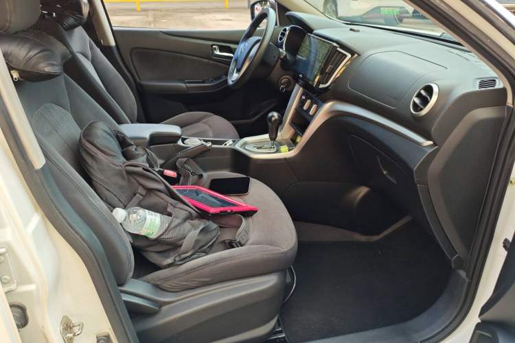 Used Venucia T70 2015 2.0L CVT Smart Choice Edition Right Front Seat