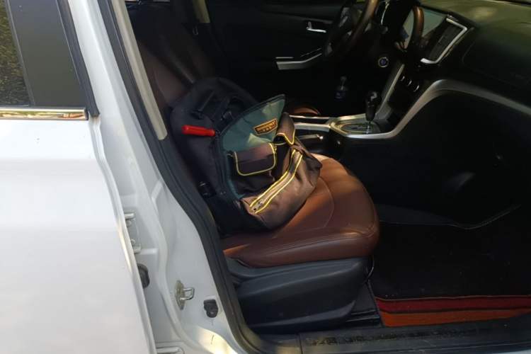 Used Venucia T70 2015 2.0L CVT Smart Choice Edition Right Front Seat