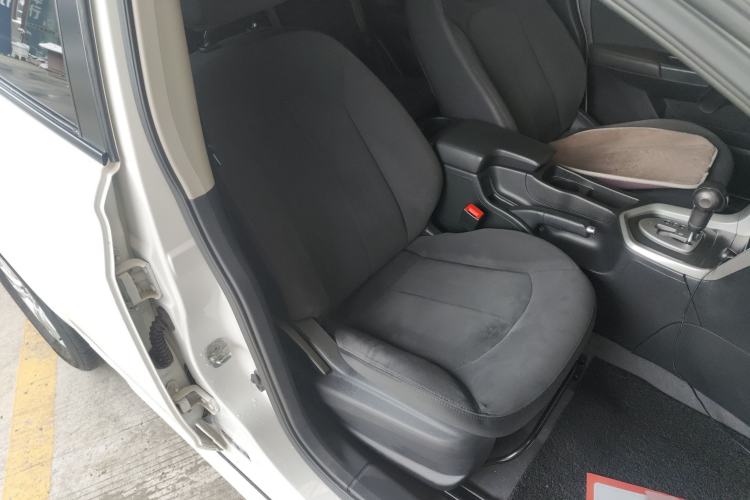 Used Venucia T70 2015 2.0L CVT Smart Choice Edition Right Front Seat