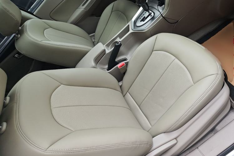 Used Venucia T70 2015 2.0L CVT Smart Edition Right Front Seat