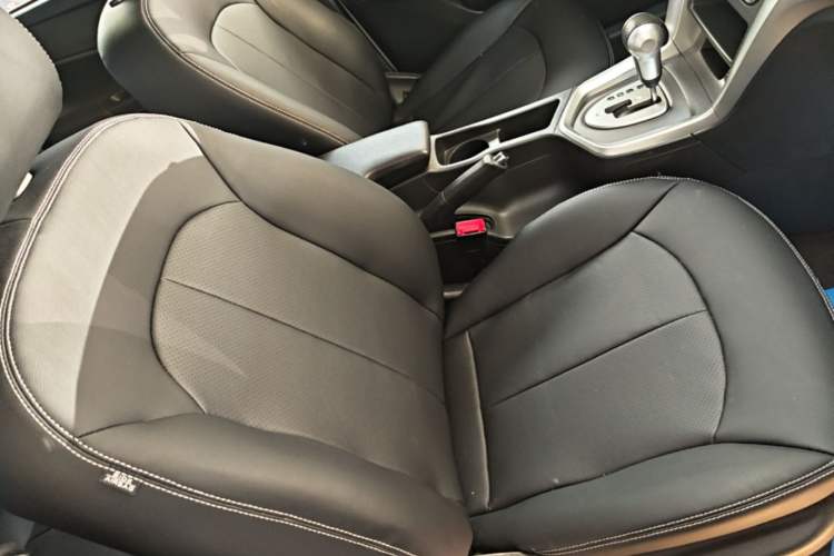 Used Venucia T70 2015 2.0L CVT Smart Choice Edition Right Front Seat