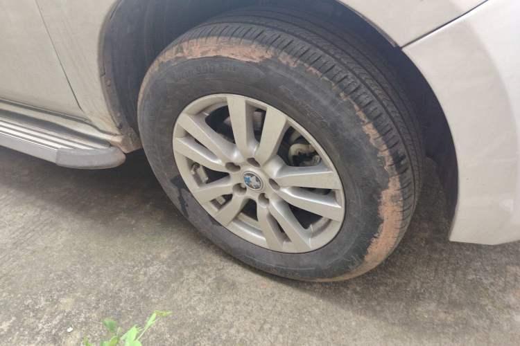 Used Venucia T70 2015 2.0L CVT Smart Edition Right Front Wheel Hub