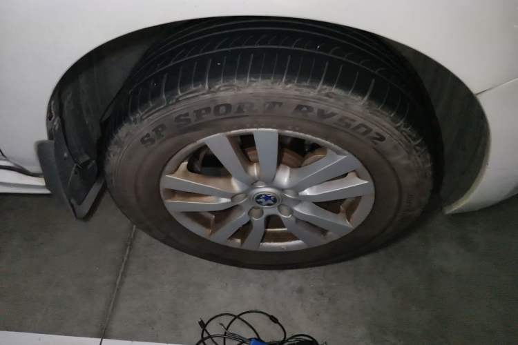 Used Venucia T70 2015 2.0L CVT Smart Choice Edition Right Front Wheel Hub