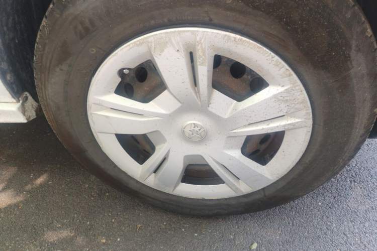 Used Venucia T70 2015 1.6L Manual Ruixing Edition Right Front Wheel Hub