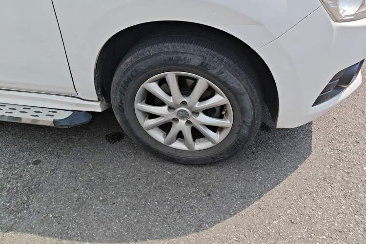 Used Venucia T70 2015 1.6L Manual Ruixing Edition Right Front Wheel Hub