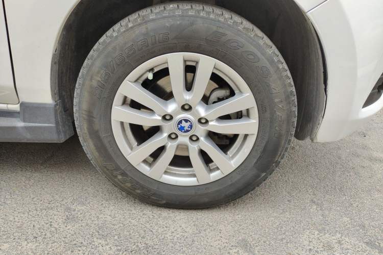 Used Venucia T70 2015 2.0L CVT Smart Choice Edition Right Front Wheel Hub
