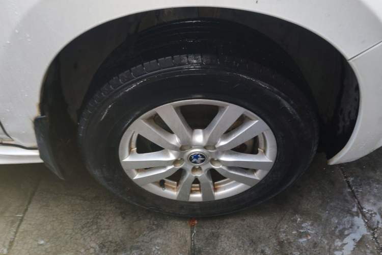 Used Venucia T70 2015 2.0L CVT Smart Edition Right Front Wheel Hub