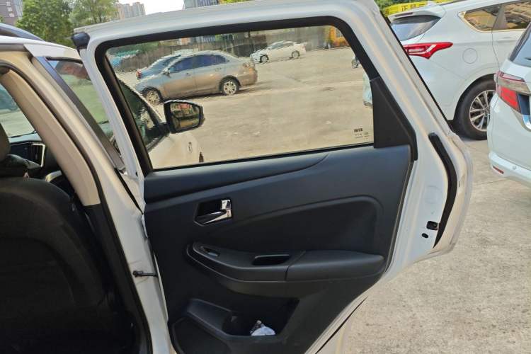 Used Venucia T70 2015 2.0L CVT Smart Choice Edition Right Rear Door Interior