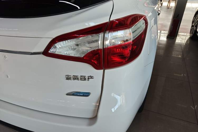 Used Venucia T70 2015 2.0L CVT Smart Edition Right Rear Taillight