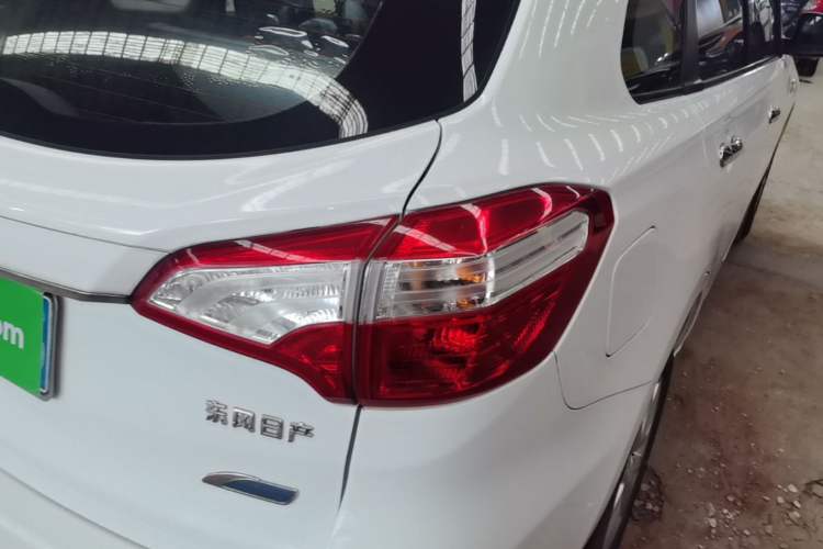 Used Venucia T70 2015 2.0L CVT Smart Edition Right Rear Taillight