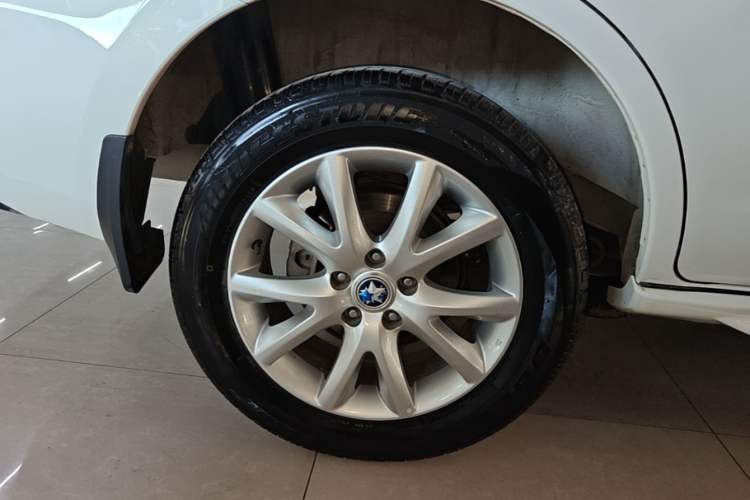 Used Venucia T70 2015 2.0L CVT Smart Edition Right Rear Wheel Hub