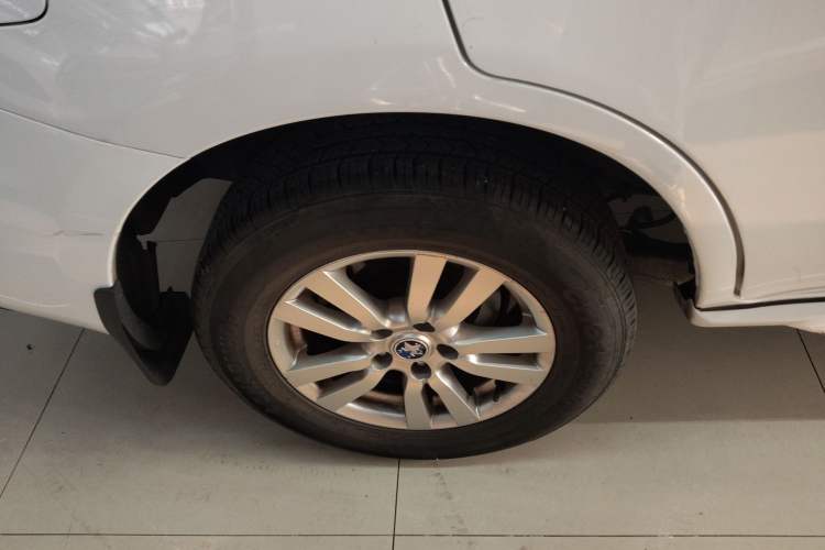 Used Venucia T70 2015 2.0L CVT Smart Choice Edition Right Rear Wheel Hub