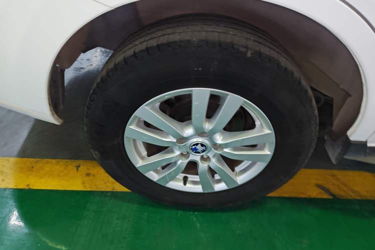 Used Venucia T70 2015 2.0L CVT Smart Choice Edition Right Rear Wheel Hub