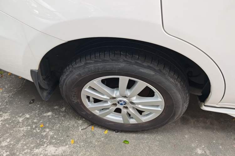 Used Venucia T70 2015 2.0L CVT Smart Edition Right Rear Wheel Hub