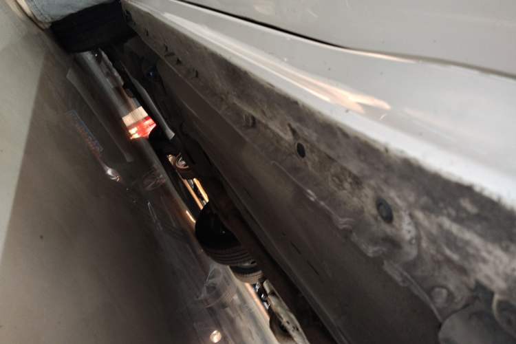 Used Venucia T70 2015 2.0L CVT Smart Choice Edition Right Side Sill