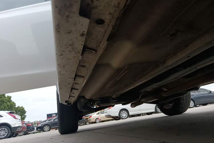 Used Venucia T70 2015 2.0L CVT Smart Choice Edition Right Side Sill