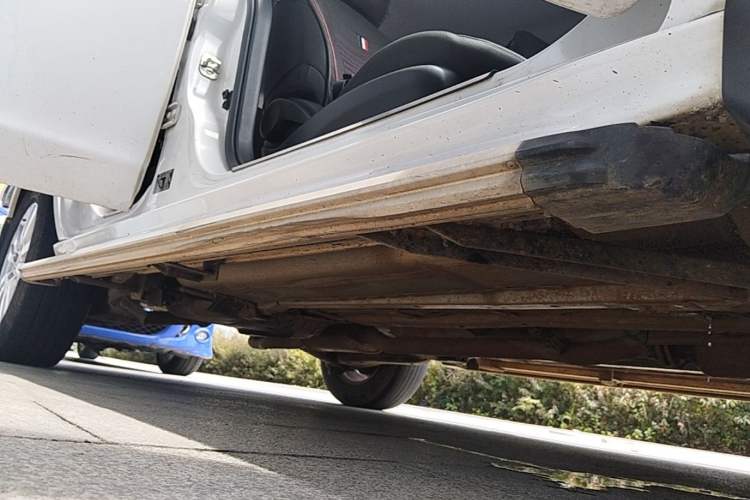 Used Venucia T70 2015 2.0L Manual RuiQu Version Right Side Sill