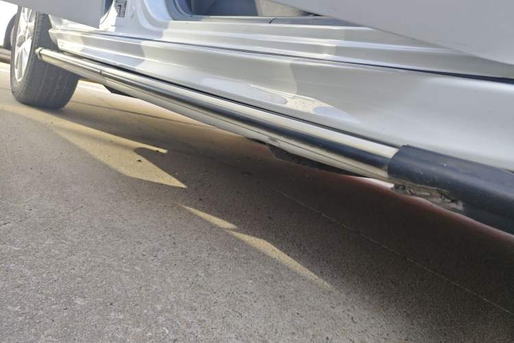 Used Venucia T70 2015 2.0L CVT Smart Edition Right Side Sill