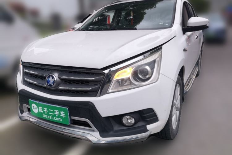 Used Venucia T70 2015 2.0L Manual RuiXiang Edition Guazi used car, China used car export, Used car for sale, Used cars, Cheapest cars for sale