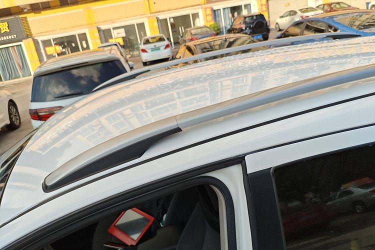 Used Venucia T70 2015 2.0L CVT Smart Choice Edition Roof
