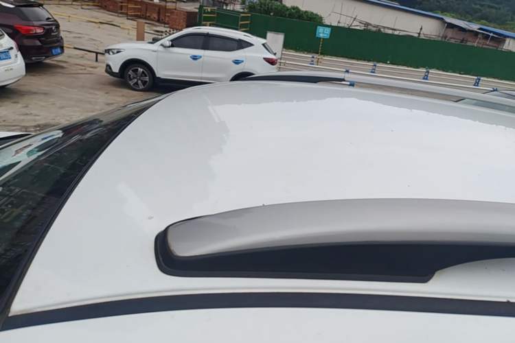 Used Venucia T70 2015 2.0L CVT Smart Choice Edition Roof