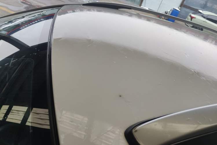Used Venucia T70 2015 2.0L CVT Smart Choice Edition Roof