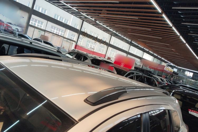 Used Venucia T70 2015 2.0L CVT Smart Choice Edition Roof