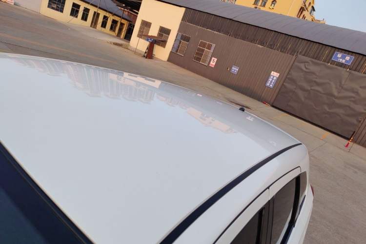 Used Venucia T70 2015 1.6L Manual Ruixing Edition Roof
