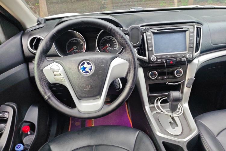 Used Venucia T70 2015 2.0L CVT Smart Edition Steering Wheel