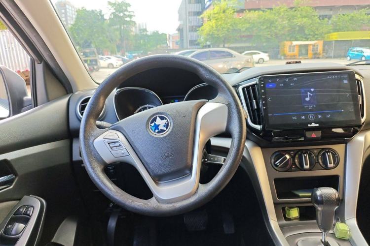 Used Venucia T70 2015 2.0L CVT Smart Choice Edition Steering Wheel