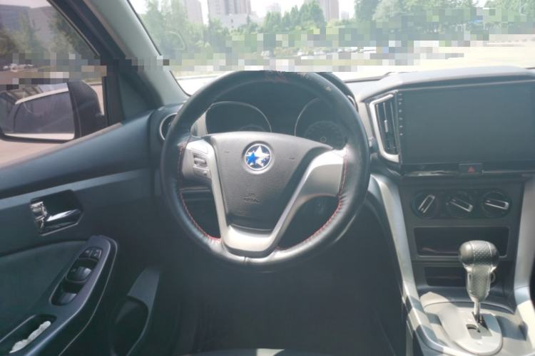 Used Venucia T70 2015 2.0L CVT Smart Choice Edition Steering Wheel