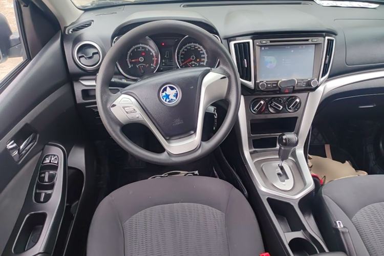 Used Venucia T70 2015 2.0L CVT Smart Choice Edition Steering Wheel