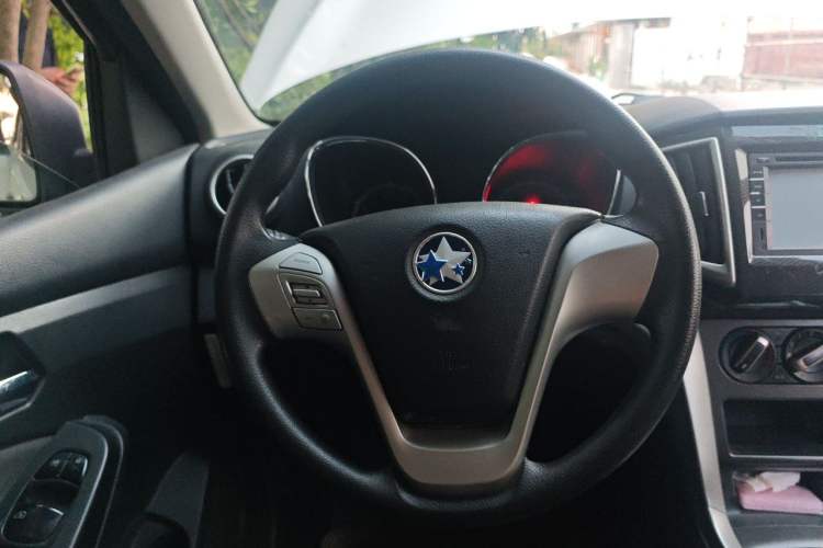 Used Venucia T70 2015 2.0L CVT Smart Choice Edition Steering Wheel