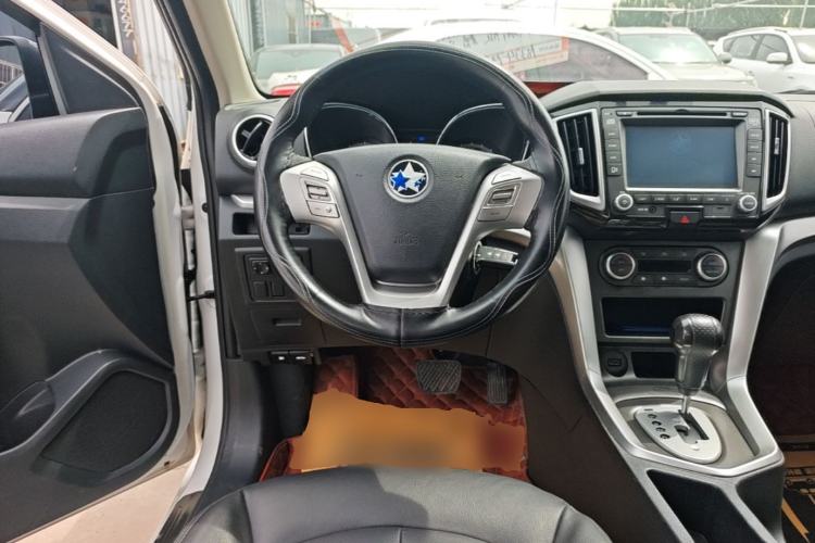Used Venucia T70 2015 2.0L CVT Smart Edition Steering Wheel