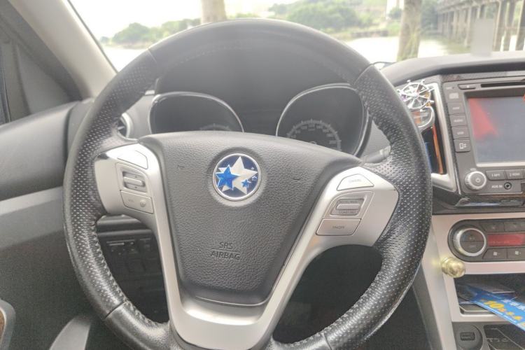 Used Venucia T70 2015 2.0L CVT Smart Edition Steering Wheel