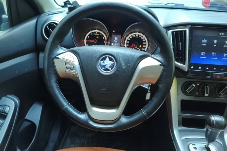Used Venucia T70 2015 2.0L CVT Smart Choice Edition Steering Wheel